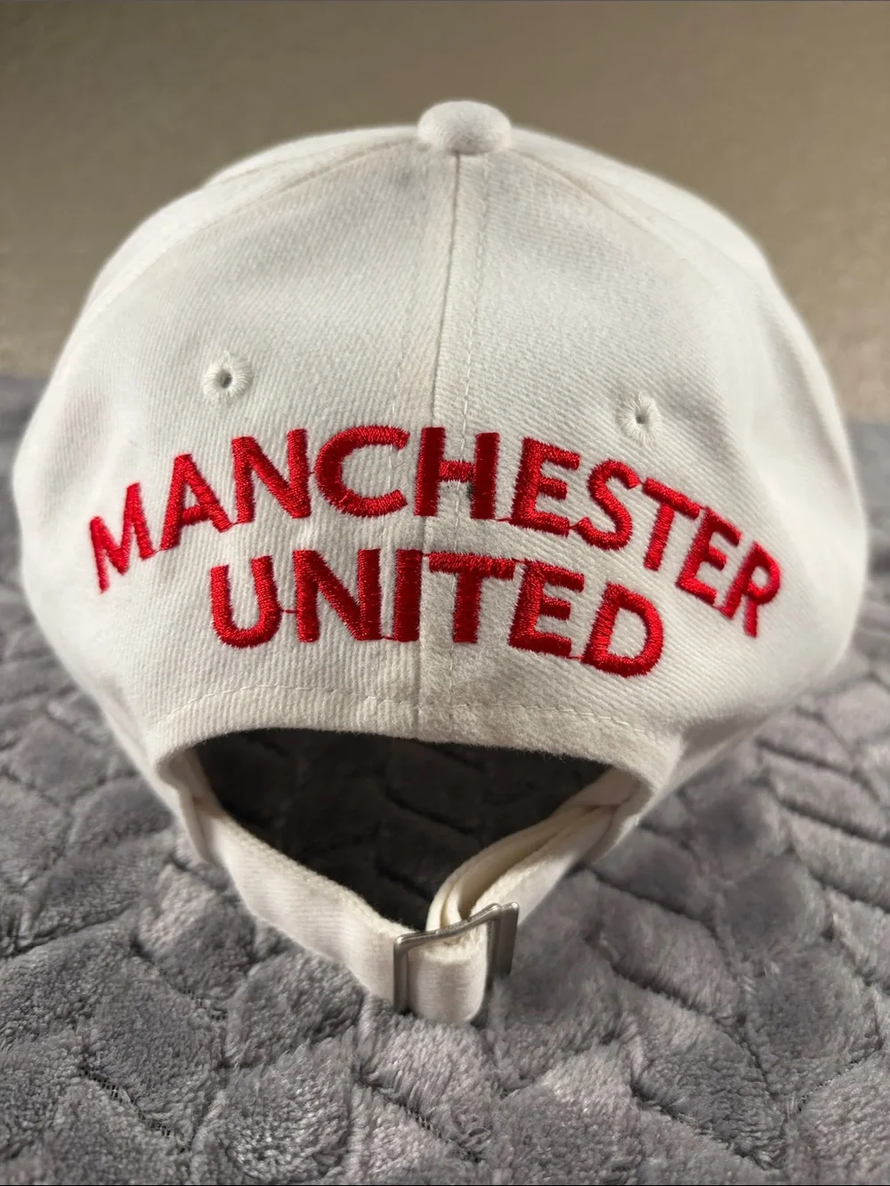 Manchester United official style